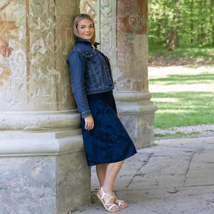 Navy – elegance, která zraje s námi | PachaMama.cz